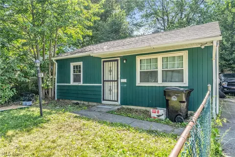 4414 E 142nd St, Cleveland, OH 44128