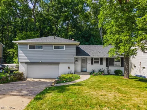 1585 Kingsley Ave, Akron, OH 44313