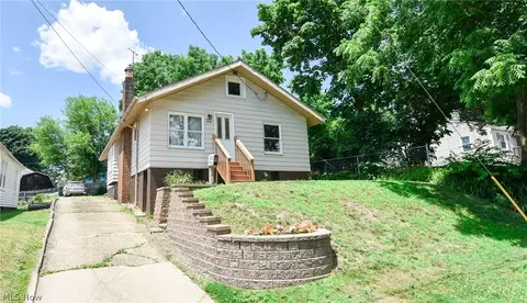2696 Christensen Ave, Akron, OH 44314