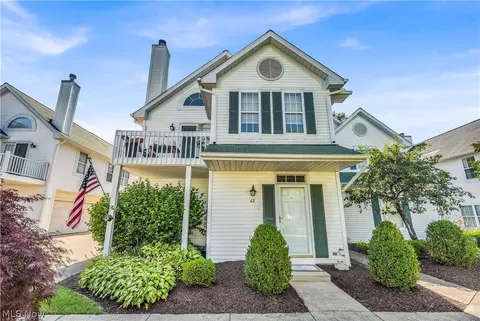 42 Vista Cir #35A, North Olmsted, OH 44070
