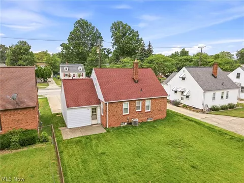 View/Area - 839 E 260th St, Euclid, OH 44132 photo 2 of 7