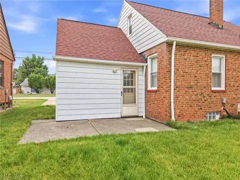 Exterior - 839 E 260th St, Euclid, OH 44132 photo 7 of 8