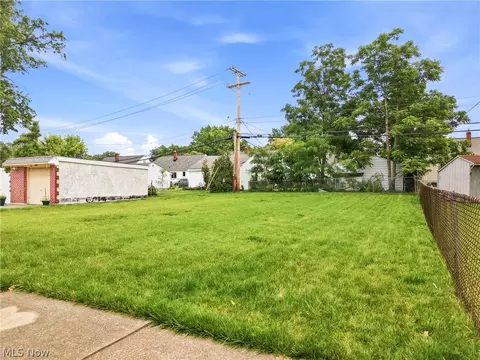 Exterior - 839 E 260th St, Euclid, OH 44132 photo 8 of 8