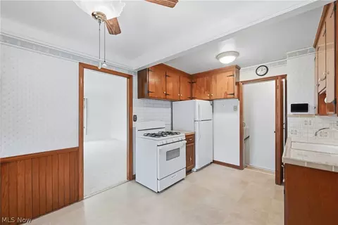 Kitchen - 839 E 260th St, Euclid, OH 44132 photo 1 of 5