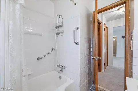 Bath - 839 E 260th St, Euclid, OH 44132 photo 1 of 2