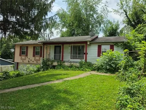 3056 Broadvue Cir, Zanesville, OH 43701
