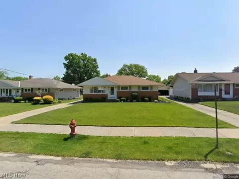 3441 Higley Rd, Rocky River, OH 44116