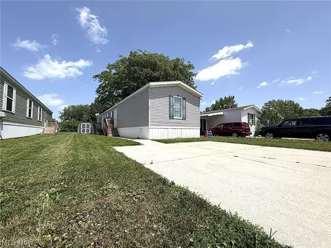 Exterior - 144 Virginia Ave, Elyria, OH 44035 photo 2 of 4