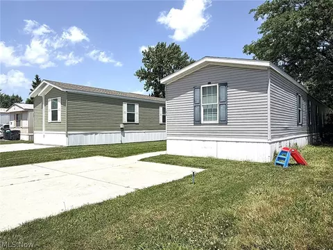 Exterior - 144 Virginia Ave, Elyria, OH 44035 photo 4 of 4