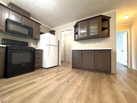 Kitchen - 144 Virginia Ave, Elyria, OH 44035 photo 3 of 6