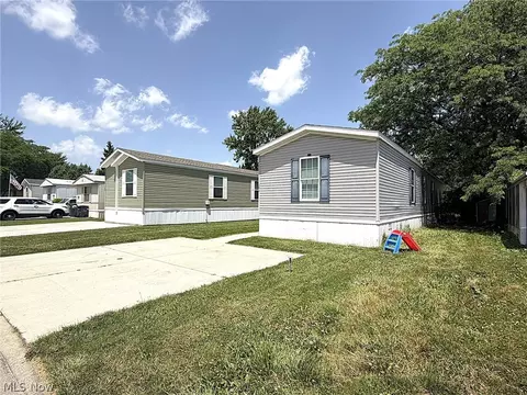 Exterior - 144 Virginia Ave, Elyria, OH 44035 photo 3 of 4