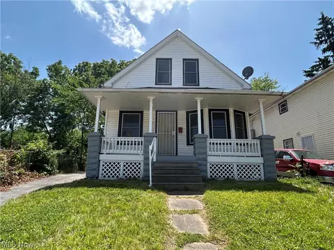 8910 Harris Ave, Cleveland, OH 44104