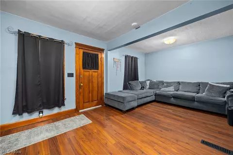 1639 E 34th St, Lorain, OH 44055 photo 7