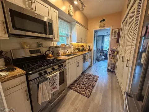Kitchen - 1088 Beachview Rd, Willoughby, OH 44094 photo 1 of 2