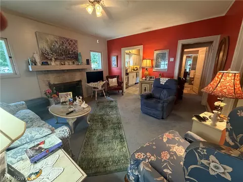 Living - 1088 Beachview Rd, Willoughby, OH 44094 photo 3 of 3