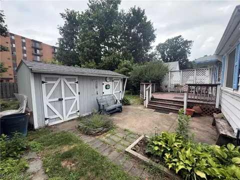 Exterior - 1088 Beachview Rd, Willoughby, OH 44094 photo 5 of 5