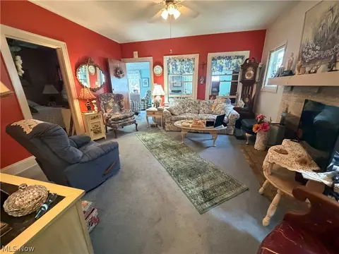 Living - 1088 Beachview Rd, Willoughby, OH 44094 photo 2 of 3