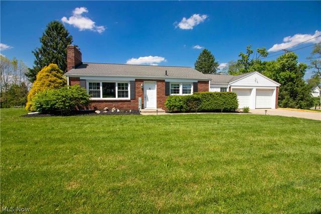 10381 Portage St NW, Canal Fulton, OH 44614