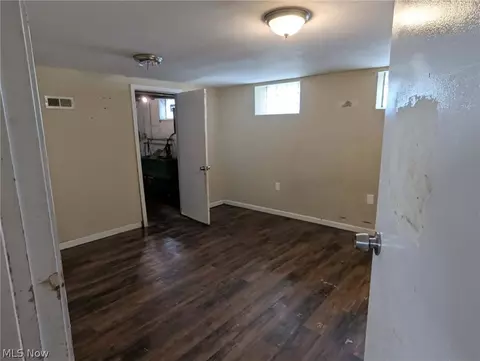 Bedroom - 854 E 250 St, Euclid, OH 44132 photo 6 of 7