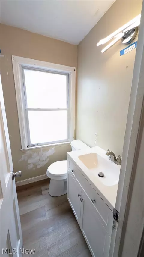 Bath - 854 E 250 St, Euclid, OH 44132 photo 1 of 2