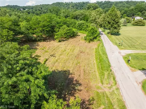 E Wheeling Road, Zanesville, OH 43701