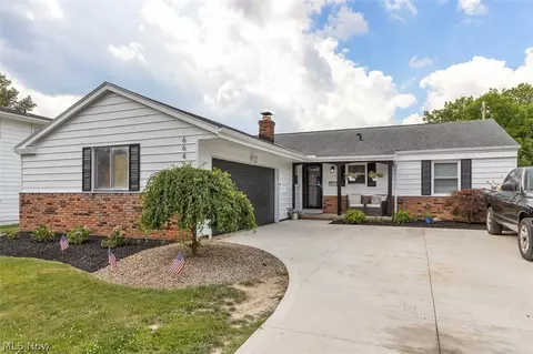 6642 Nancy Dr, North Olmsted, OH 44070