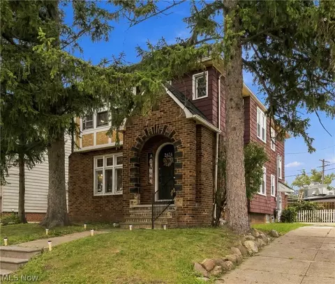 3474 Raymont Blvd, University Heights, OH 44118