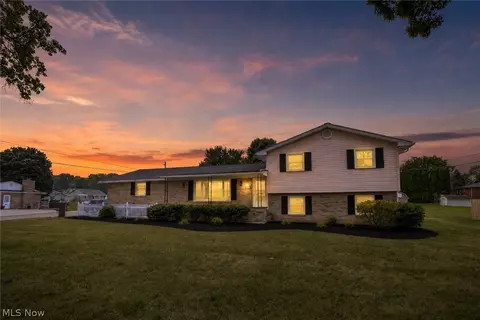 5550 Easton St, Louisville, OH 44641