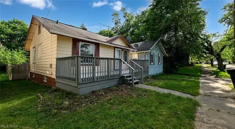 1300 Weiser Ave, Akron, OH 44314