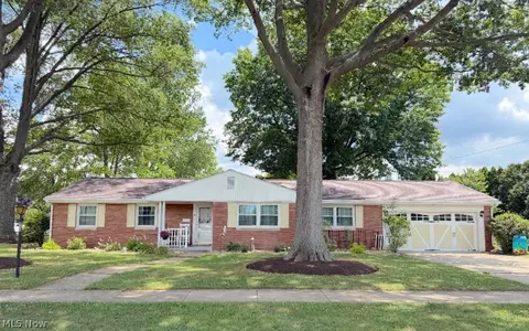 403 S Mckinley Ave, Dover, OH 44622