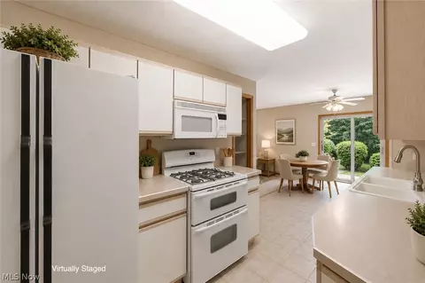 Kitchen - 6435 Suzanne Ln, Solon, OH 44139 photo 3 of 3
