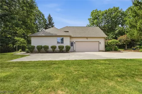 Exterior - 6435 Suzanne Ln, Solon, OH 44139 photo 3 of 8