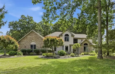 Exterior - 6435 Suzanne Ln, Solon, OH 44139 photo 2 of 8