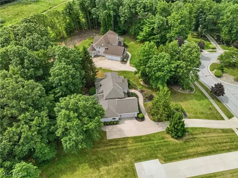 View/Area - 6435 Suzanne Ln, Solon, OH 44139 photo 3 of 4
