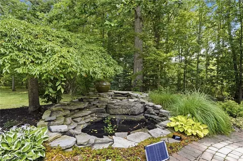 Exterior - 6435 Suzanne Ln, Solon, OH 44139 photo 6 of 8