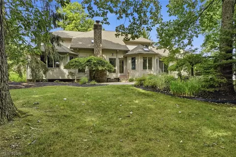 Exterior - 6435 Suzanne Ln, Solon, OH 44139 photo 4 of 8