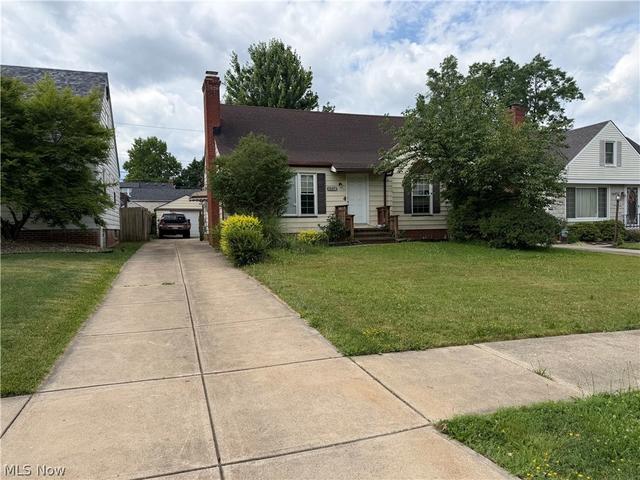 16451 Craigmere Dr, Middleburg Heights, OH 44130