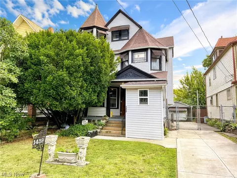 1459 W 114th St, Cleveland, OH 44102
