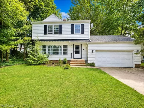 19631 Delaware Dr, Euclid, OH 44117