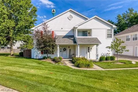 23213 Grist Mill Ct #27A, Olmsted Falls, OH 44138