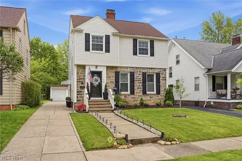 2231 Brockway Rd, University Heights, OH 44118