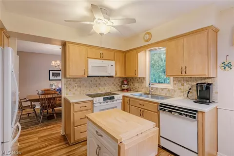Kitchen - 5131 Cheswick Dr, Solon, OH 44139 photo 2 of 4