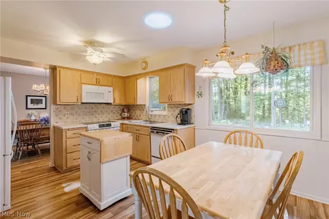 Kitchen - 5131 Cheswick Dr, Solon, OH 44139 photo 4 of 4