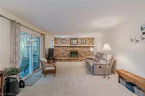 Living - 5131 Cheswick Dr, Solon, OH 44139 photo 5 of 6