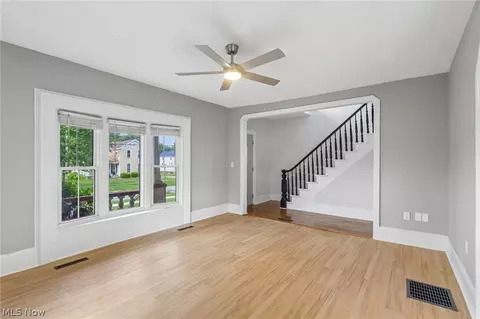 26 E Ashtabula St, Jefferson, OH 44047 photo 9