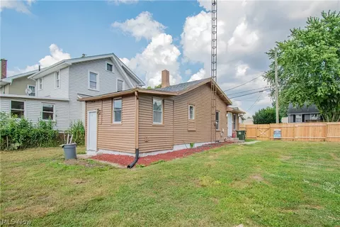 817 Halter Ct NW, Canton, OH 44708 photo 3