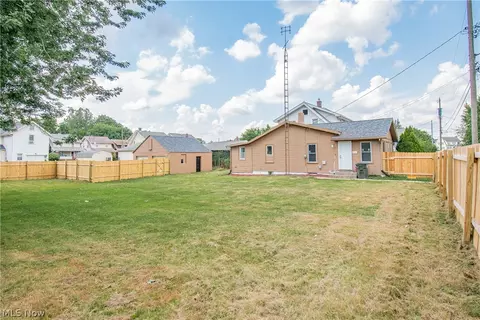 817 Halter Ct NW, Canton, OH 44708 photo 24