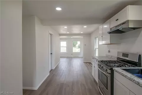 817 Halter Ct NW, Canton, OH 44708 photo 5