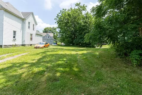 443 Spicer St, Akron, OH 44311