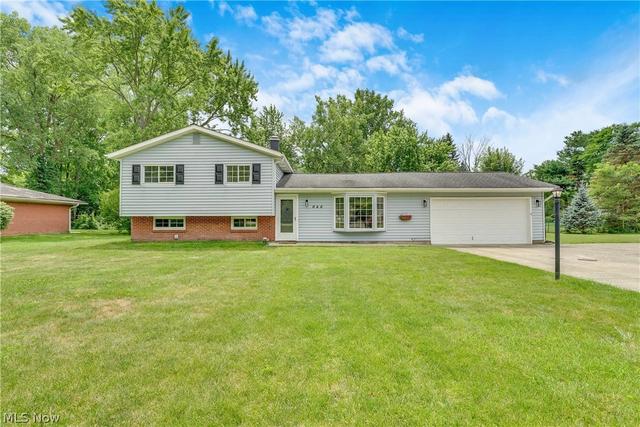 646 Ledge Rd, Macedonia, OH 44056